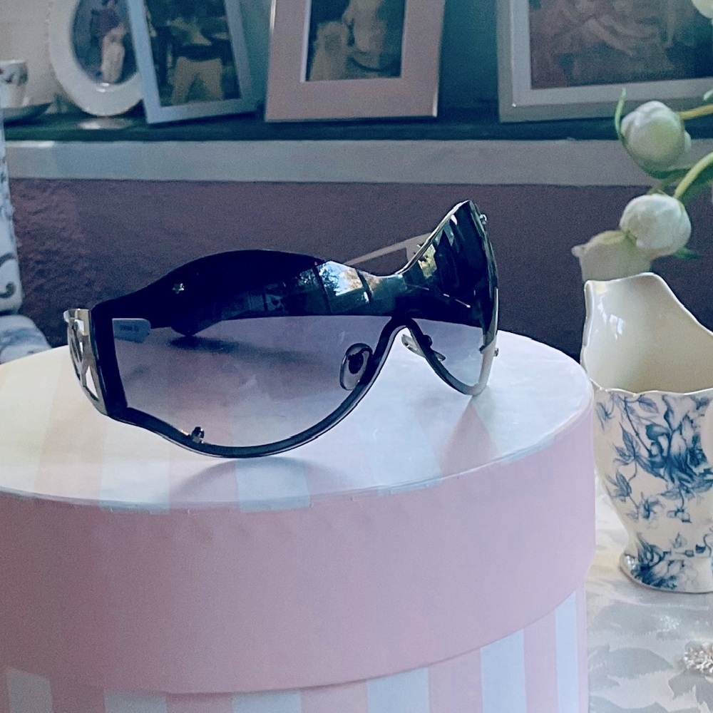 DOLCE & GABANNA STYLISH SUNGLASSES
